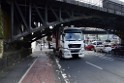 LKW blieb unter Bruecke haengen Koeln Deutz Opladenerstr Deutz Muelheimerstr P009